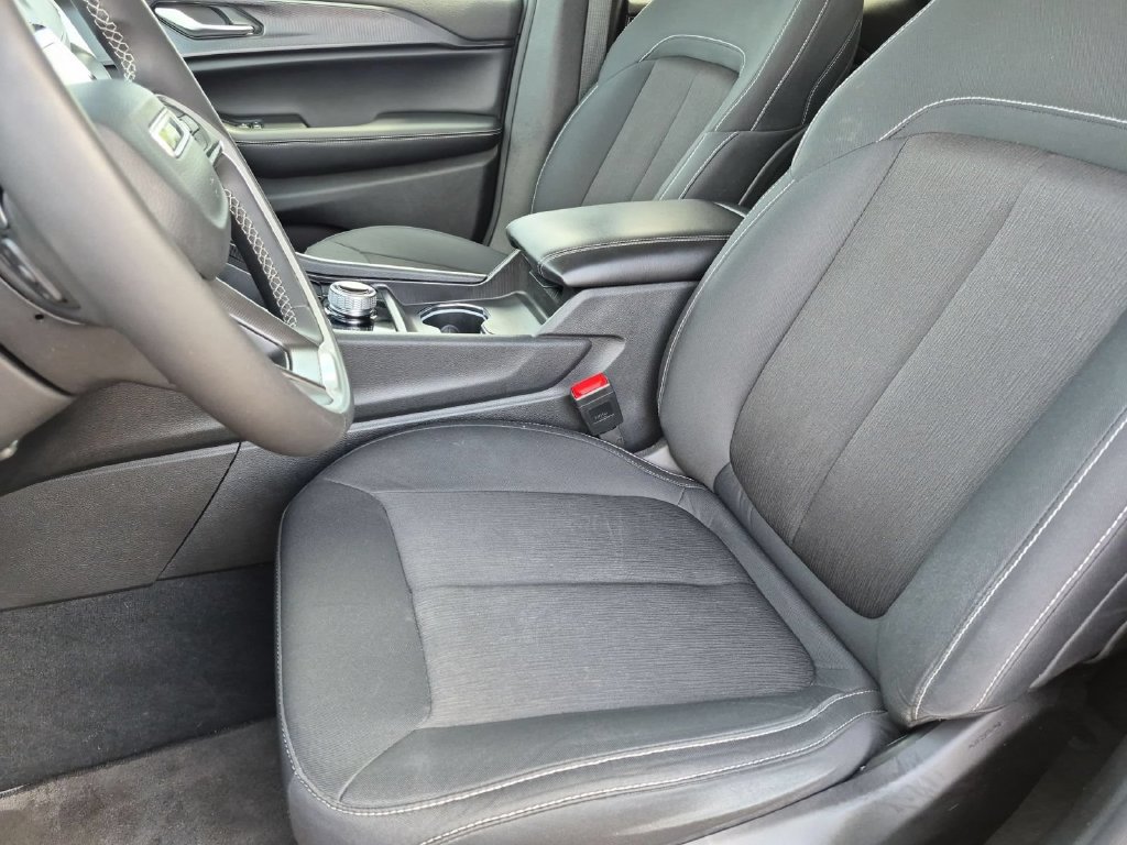 Used 2024 Jeep Grand Cherokee Laredo X AWD/4WD image 11