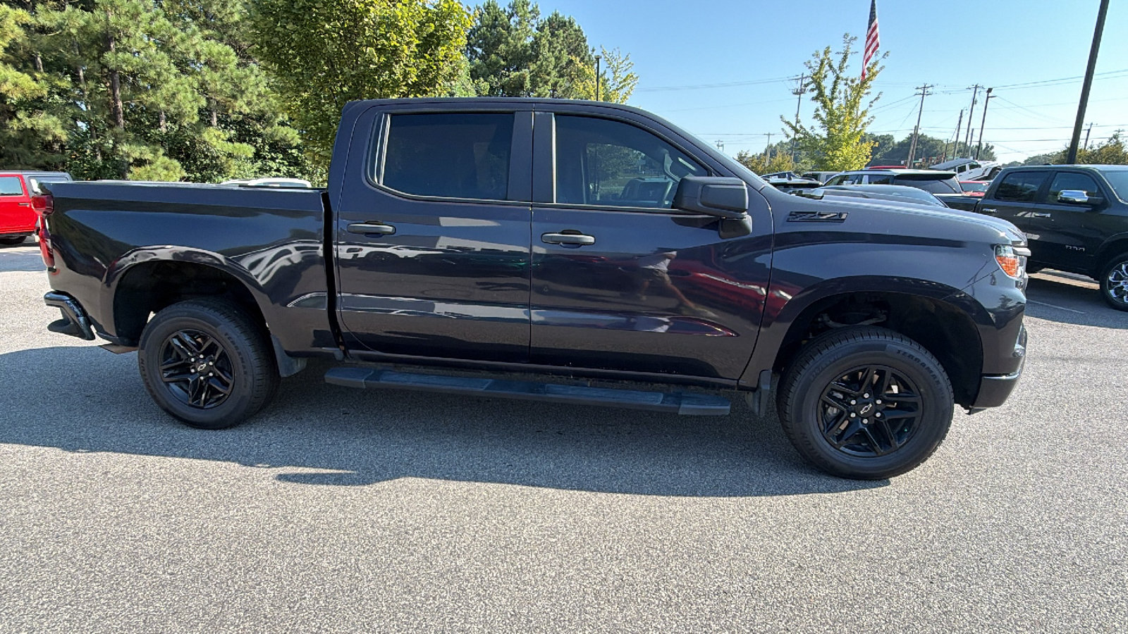 Used 2024 Chevrolet Silverado 1500 Custom Trail Boss w/ LPO, Dark Essentials Package AWD/4WD image 7