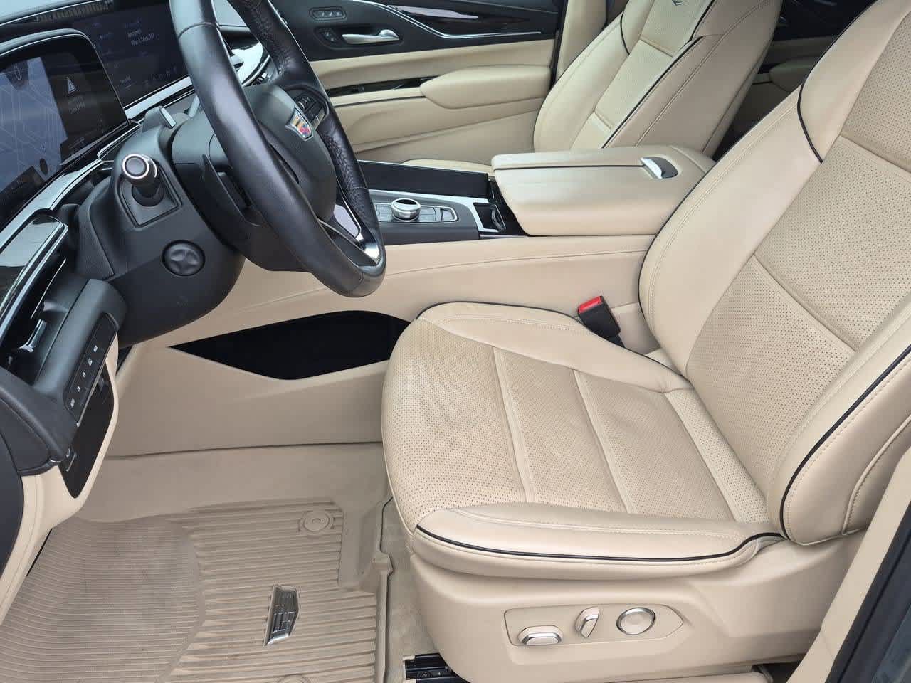 Used 2024 Cadillac Escalade Premium Luxury w/ LPO, Floor Liner Package AWD/4WD image 16
