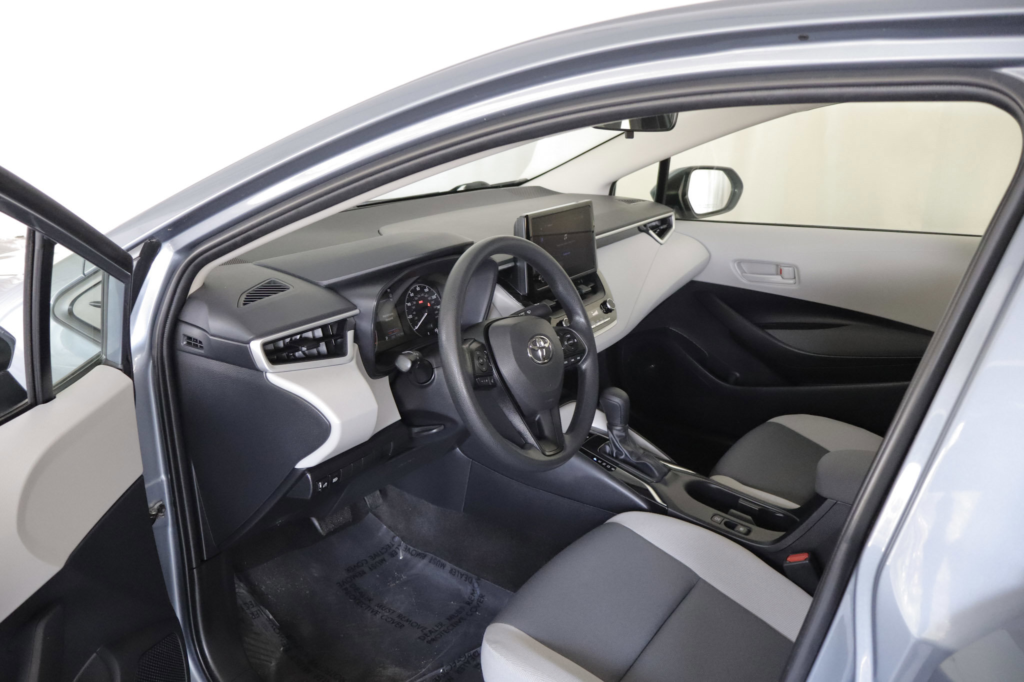 Used 2023 Toyota Corolla LE image 7