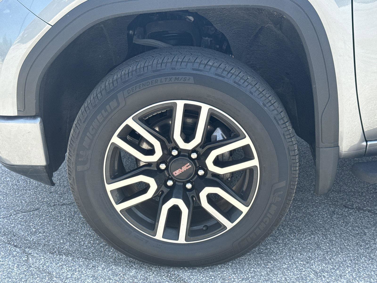 Used 2022 GMC Sierra 1500 AT4 w/ AT4 Preferred Package image 10