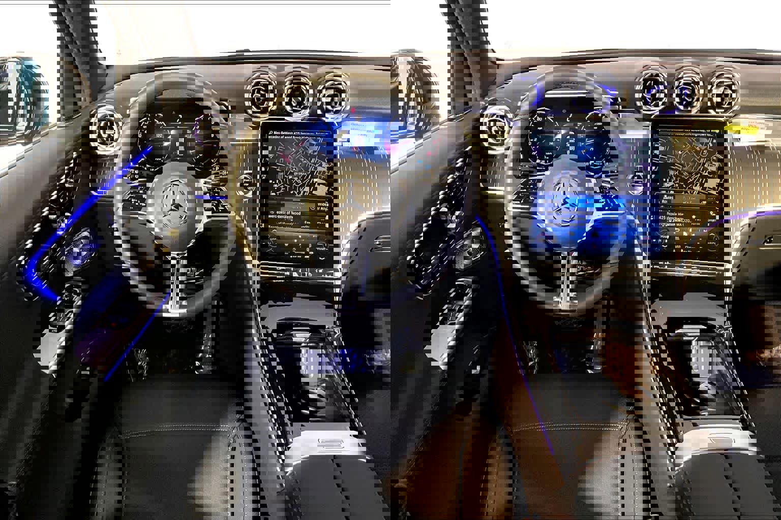 Used 2025 Mercedes-Benz GLC 300 4MATIC image 7