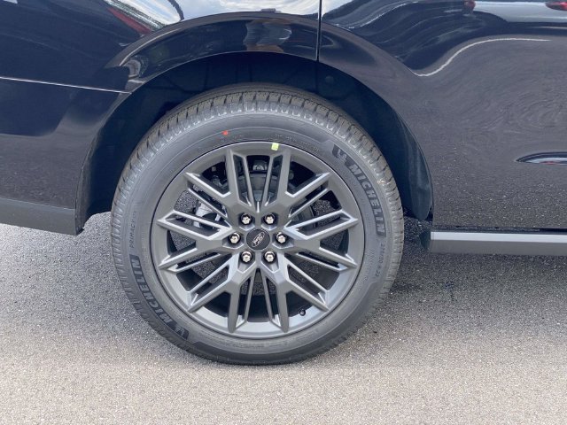 New 2027 Ford Expedition Platinum w/ Stealth Appearance Package AWD/4WD image 3