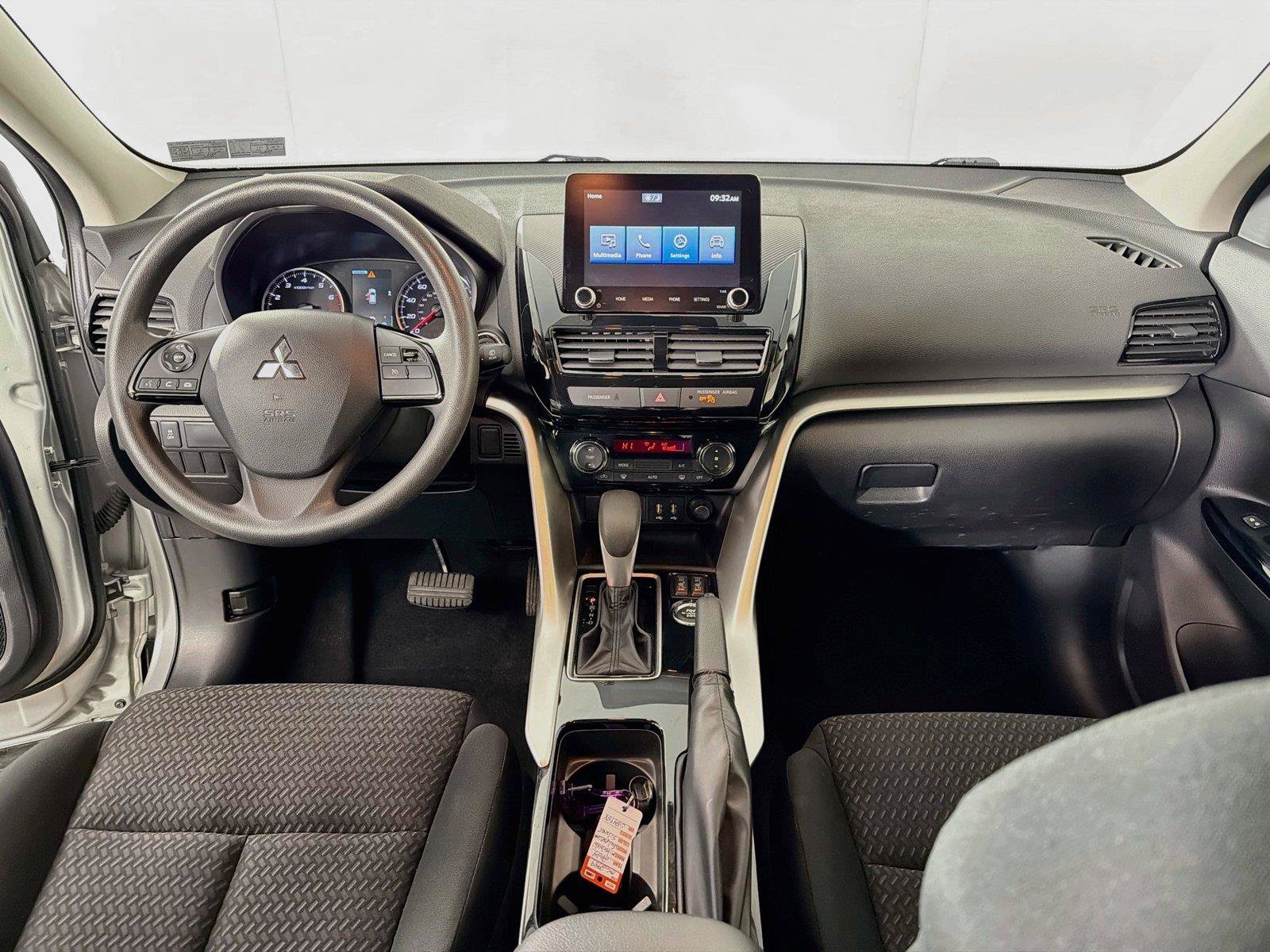 Used 2024 Mitsubishi Eclipse Cross LE AWD/4WD image 27