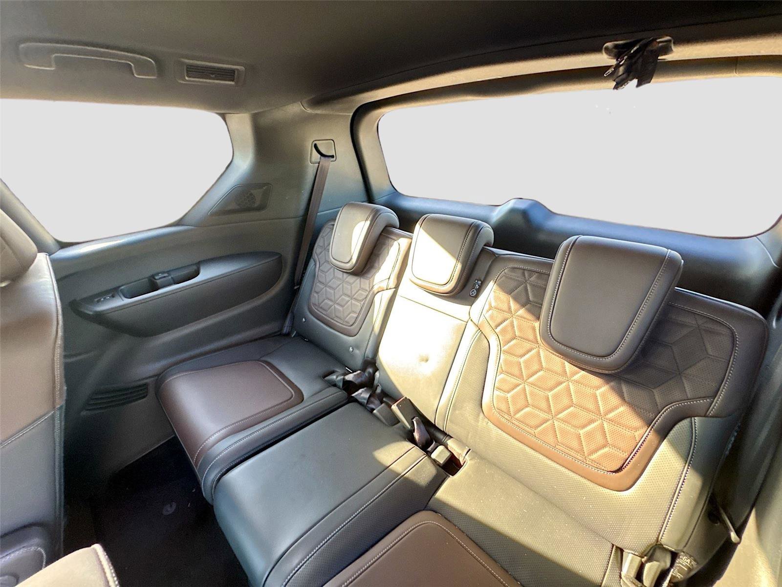 Used 2025 Nissan Armada Platinum image 15