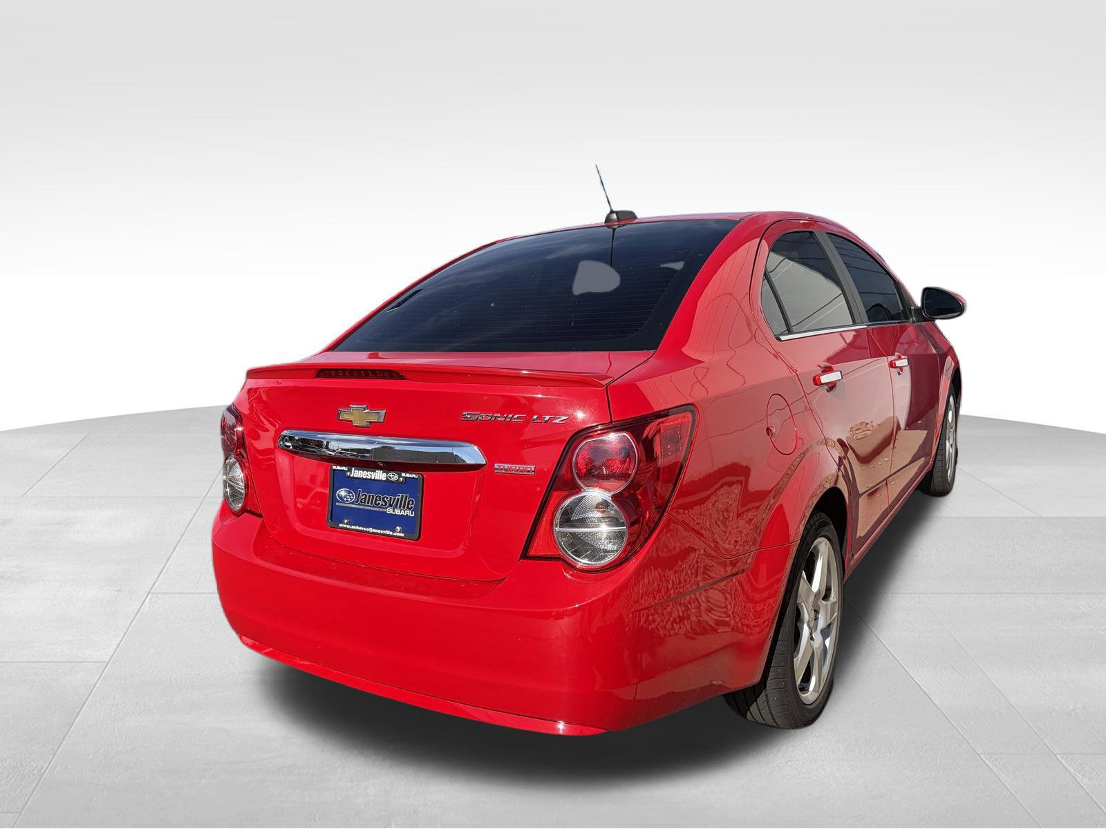 Used 2015 Chevrolet Sonic LTZ FWD image 4