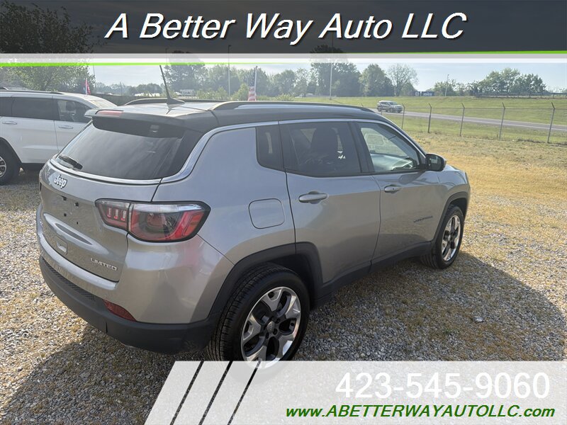 Used 2018 Jeep Compass Limited w/ Safe & Security Group AWD/4WD image 3