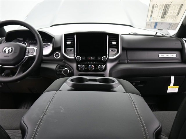 New 2026 RAM 1500 4x4 Crew Cab image 24