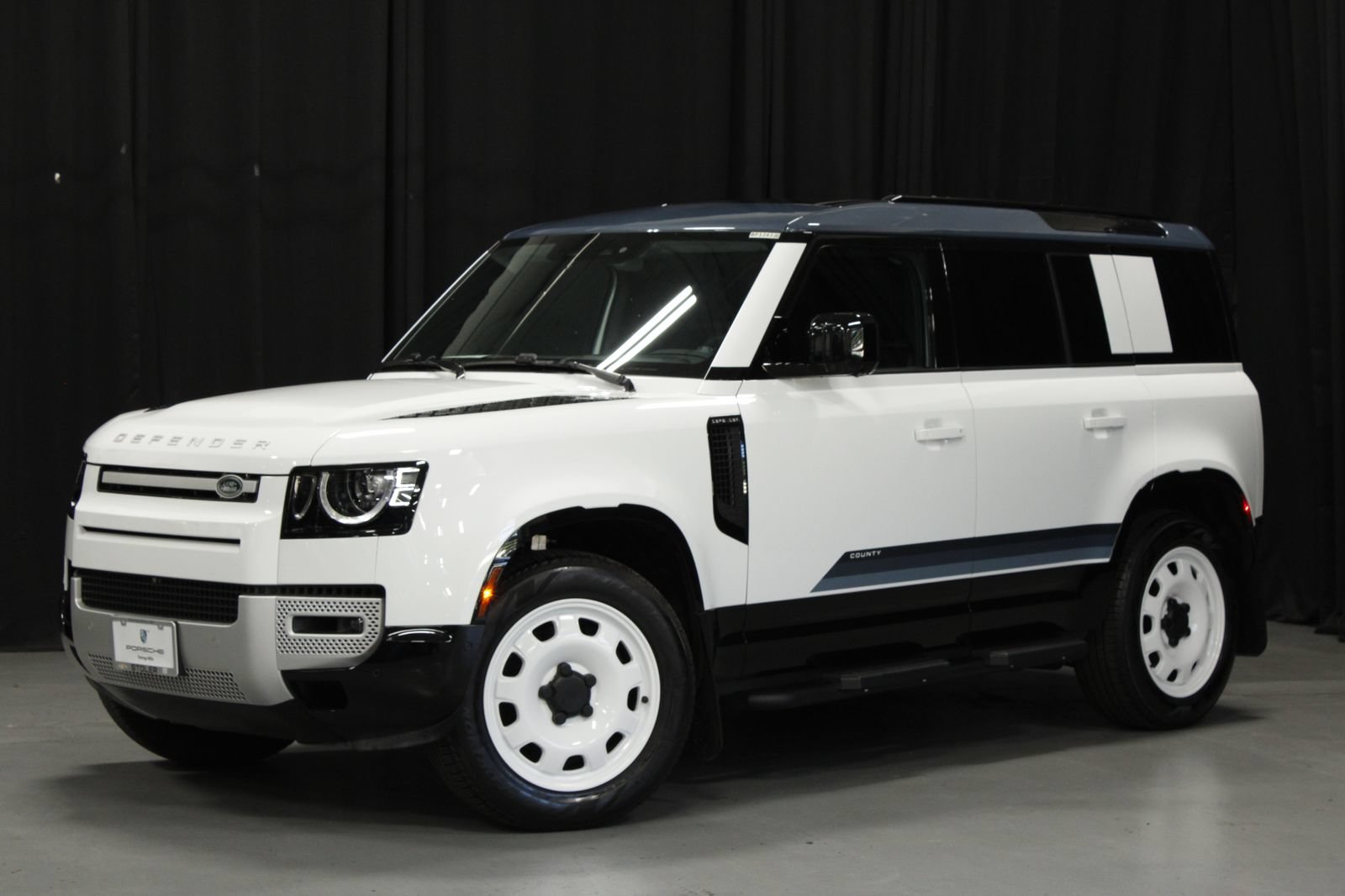 Used 2025 Land Rover Defender 110 S AWD/4WD image 1