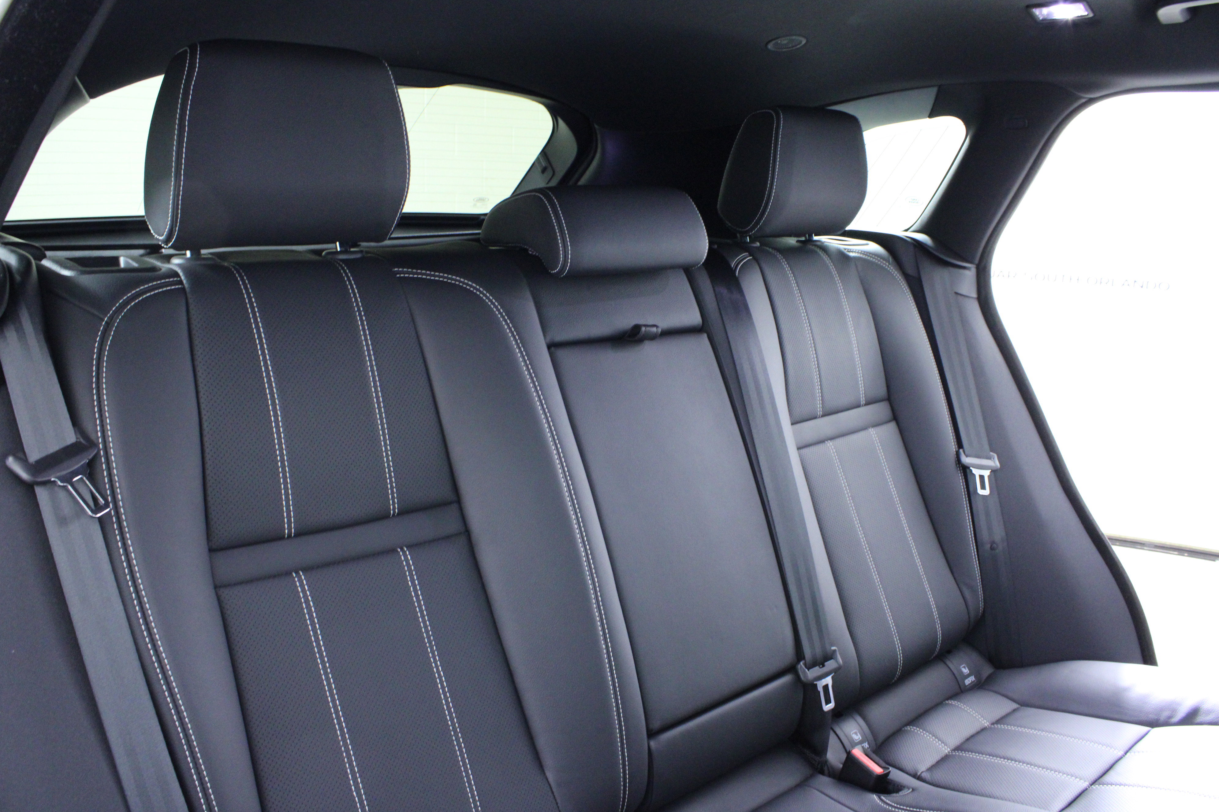 Used 2023 Land Rover Range Rover Velar R-Dynamic S image 14