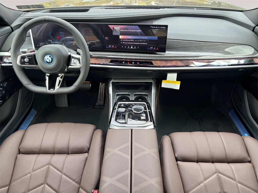 New 2026 BMW 750e xDrive image 10