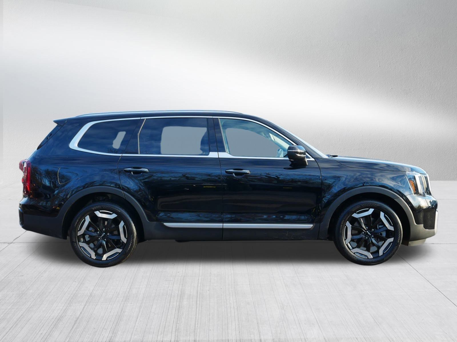 Used 2023 Kia Telluride S w/ S Sunroof Package image 8