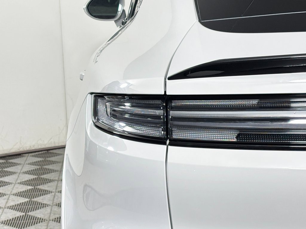 New 2026 Porsche Cayenne GTS image 12