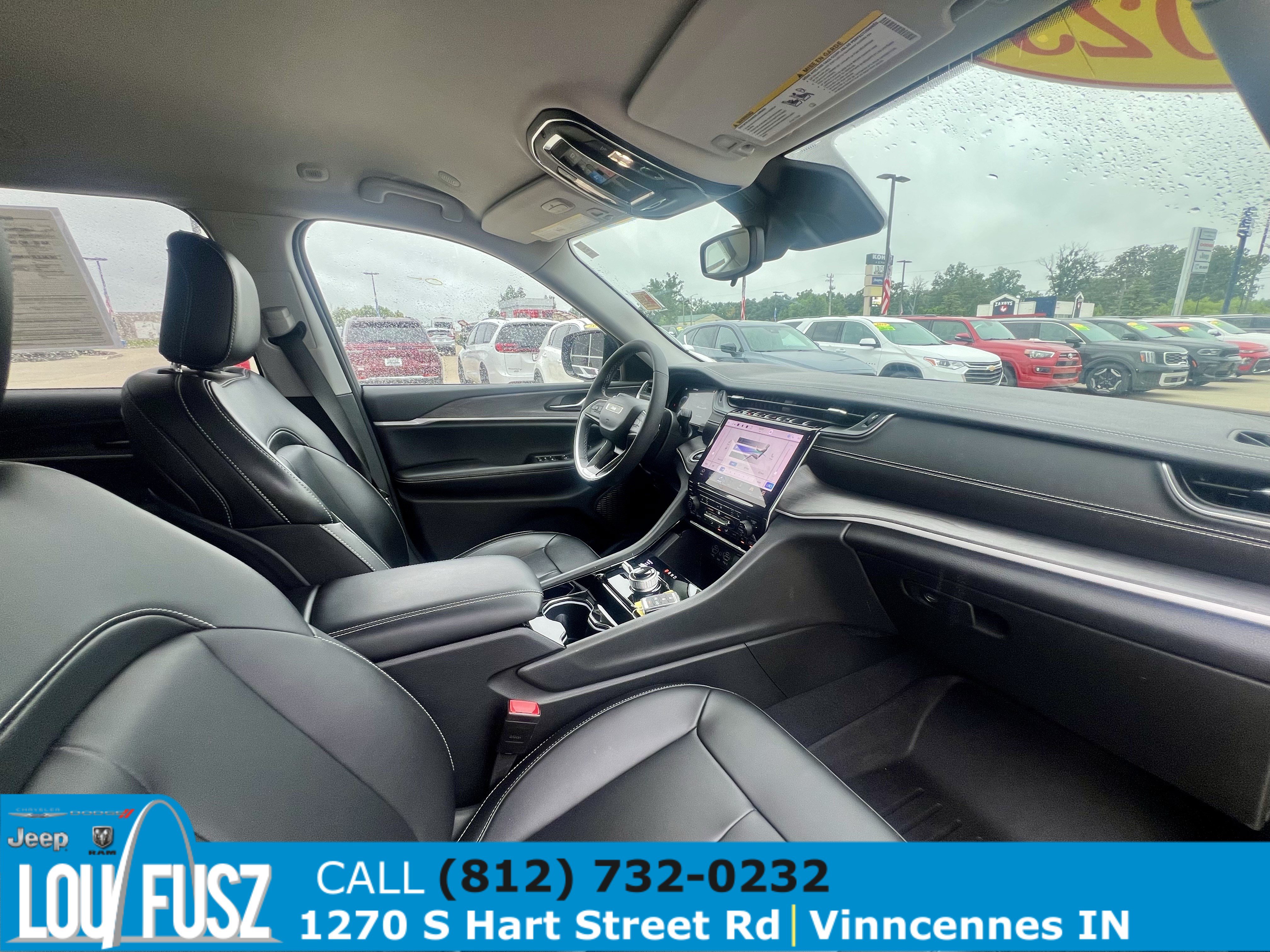 Used 2023 Jeep Grand Cherokee Limited w/ Black Appearance Package AWD/4WD image 19