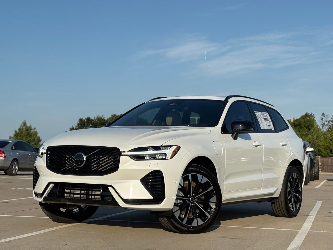 New 2026 Volvo XC60 T8 Plus w/ Protection Package Premier