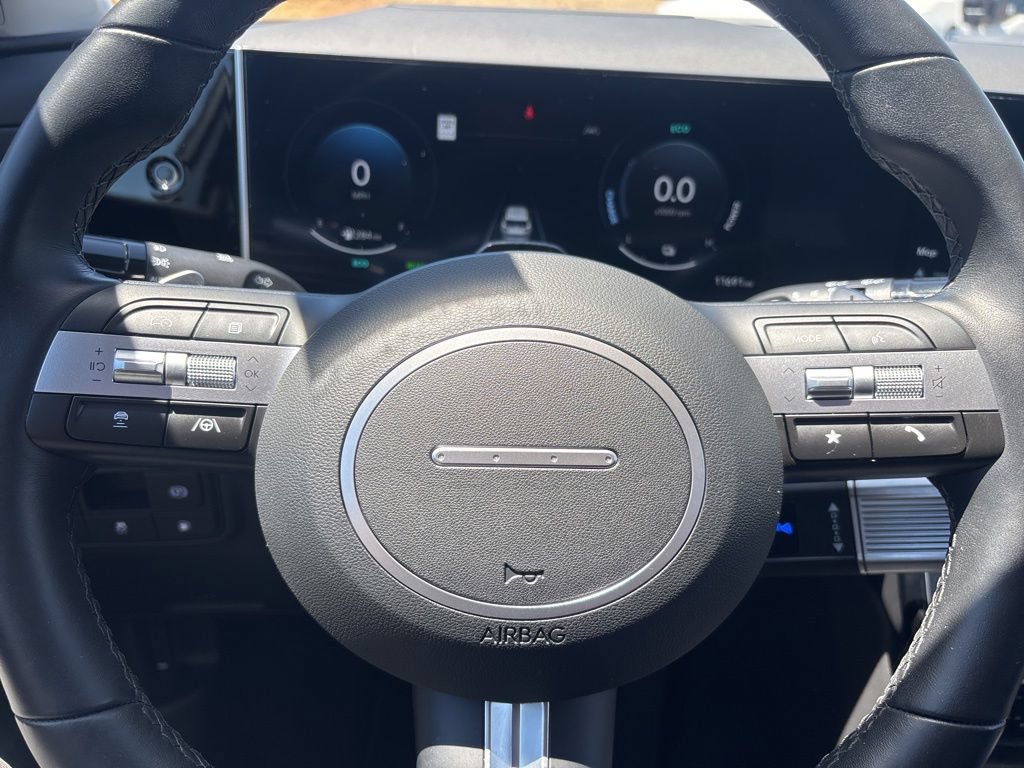 Certified 2025 Hyundai Tucson Limited AWD/4WD image 23