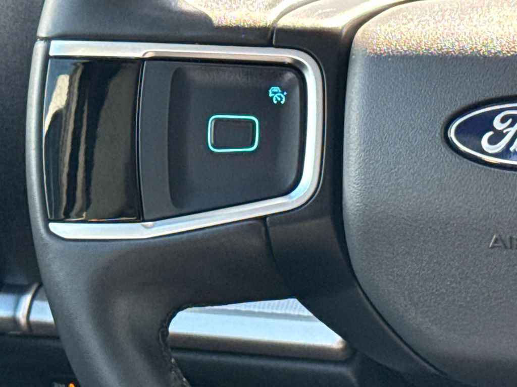 Certified 2025 Ford Expedition Active image 18