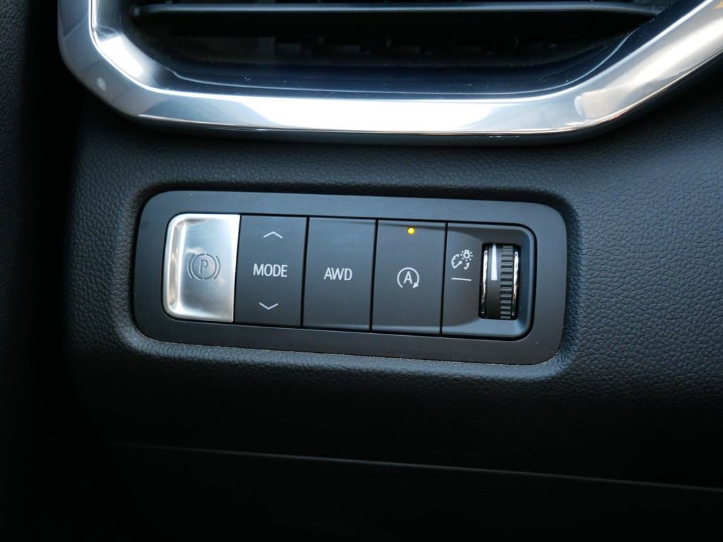 Used 2023 GMC Terrain SLT w/ Infotainment Package II image 21