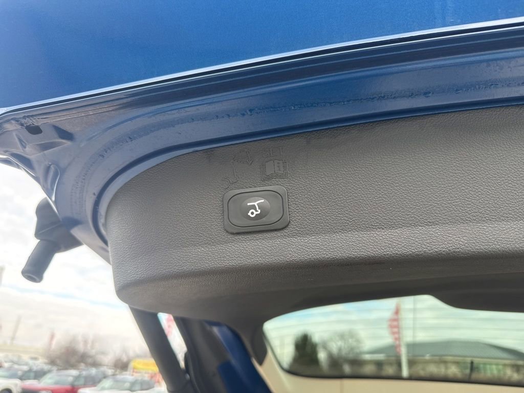 Used 2017 Ford Escape Titanium image 45