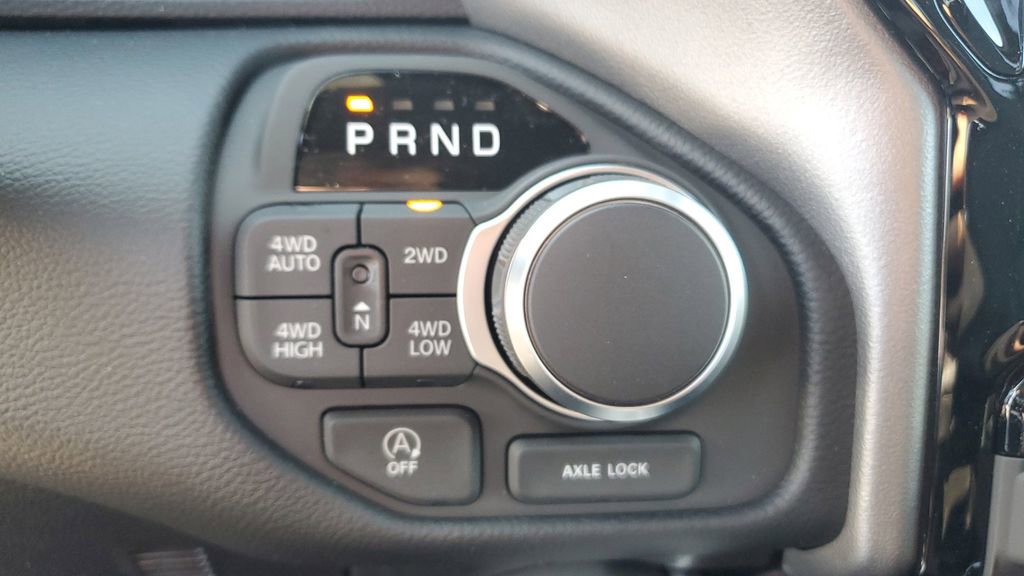 New 2026 RAM 1500 4x4 Crew Cab image 28