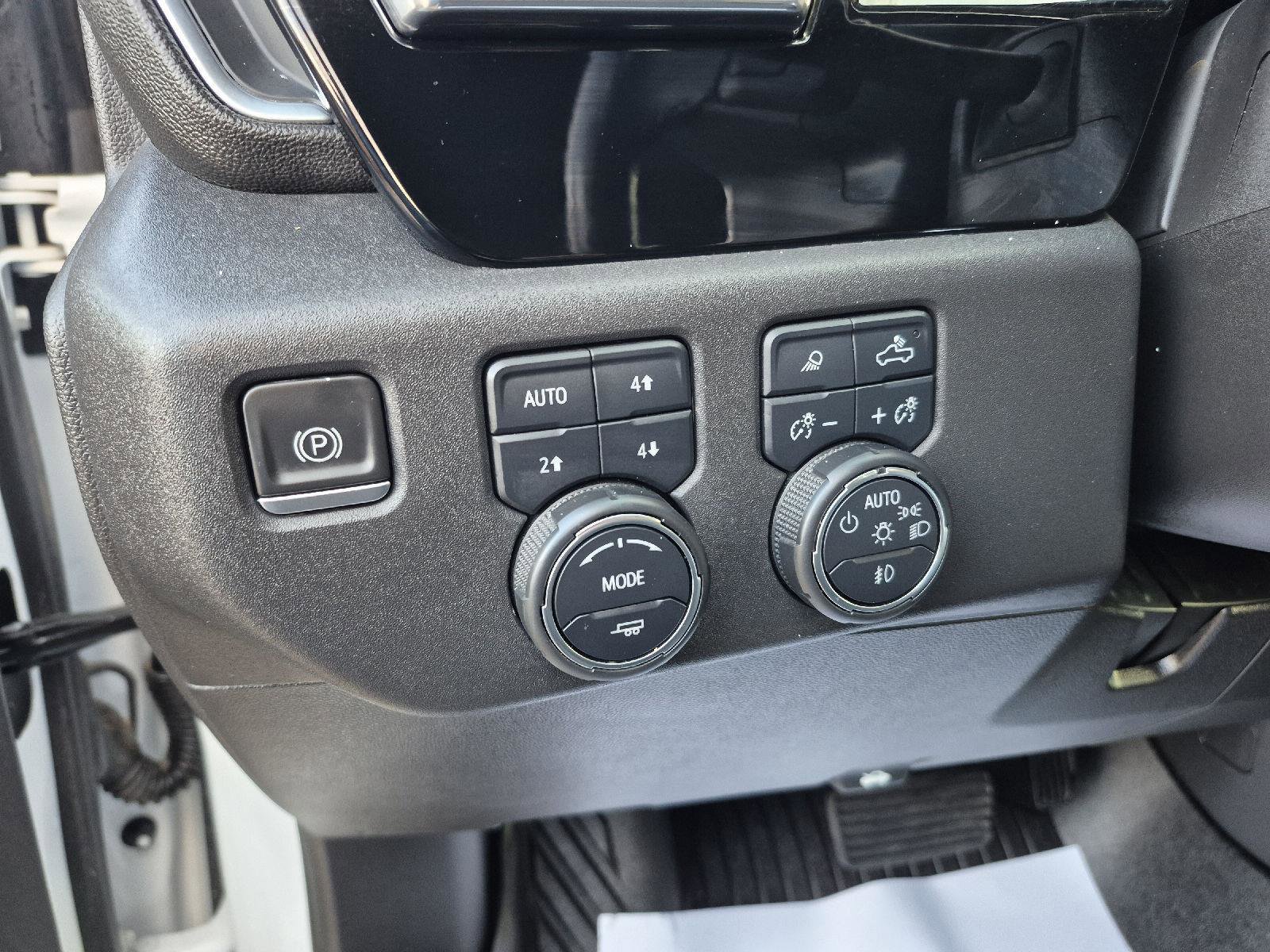 Used 2022 Chevrolet Silverado 1500 LT Trail Boss w/ Convenience Package II image 16