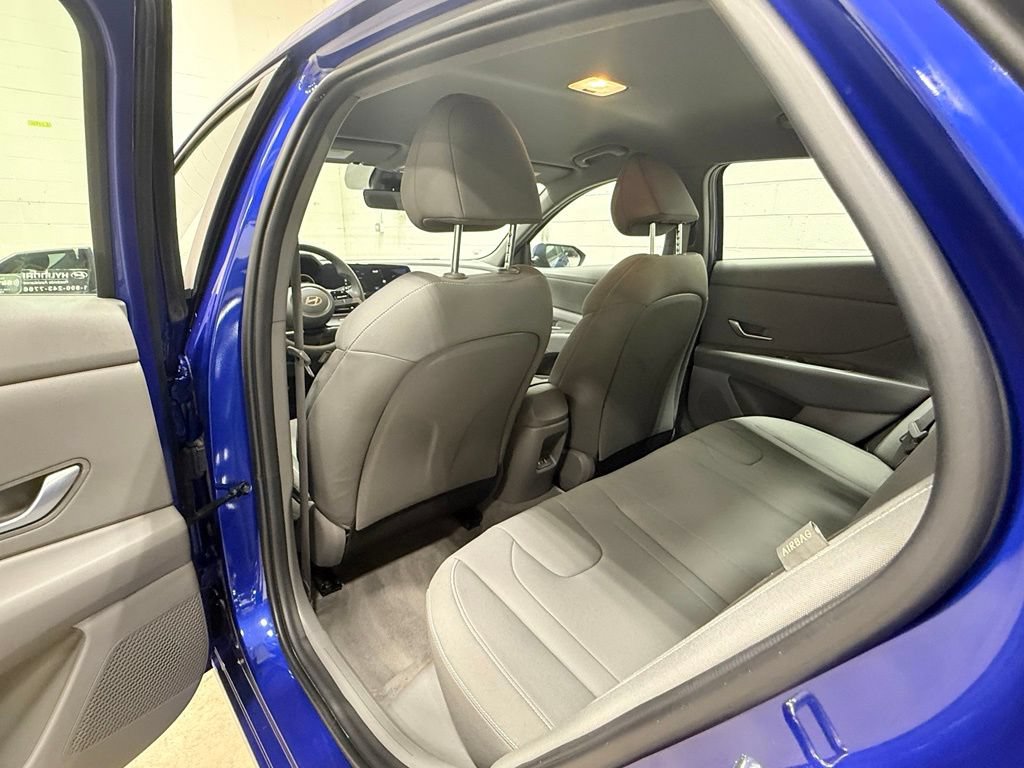 Used 2024 Hyundai Elantra SEL FWD image 25