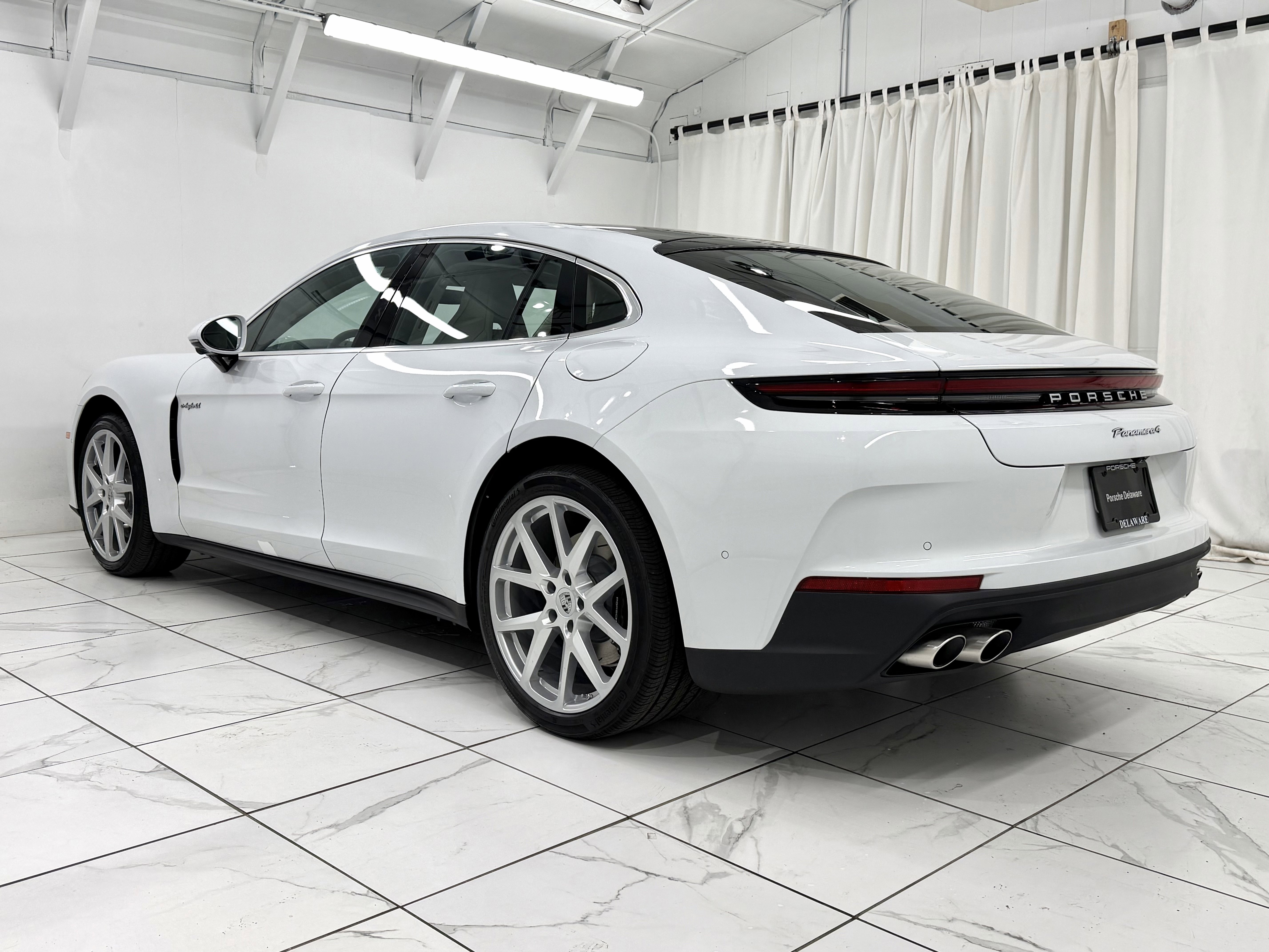 New 2026 Porsche Panamera 4 image 3