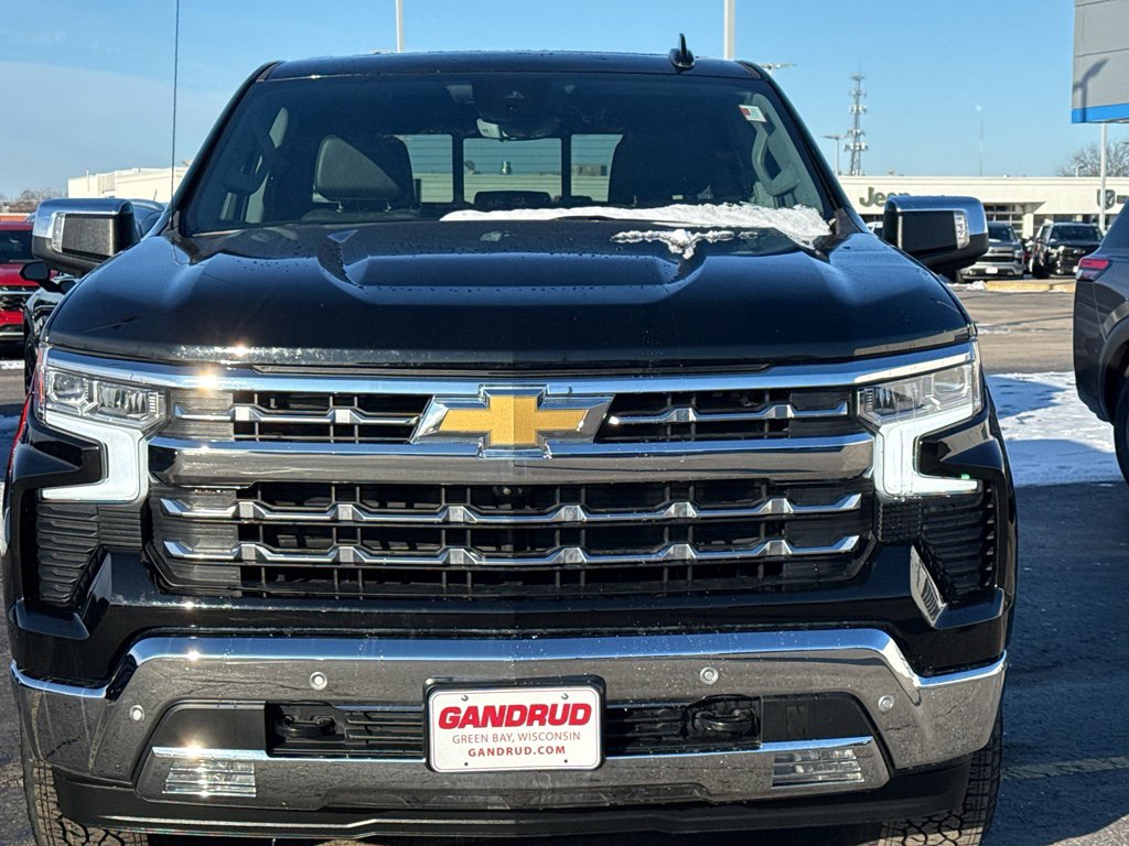 Used 2022 Chevrolet Silverado 1500 LTZ w/ LTZ Premium Package image 3