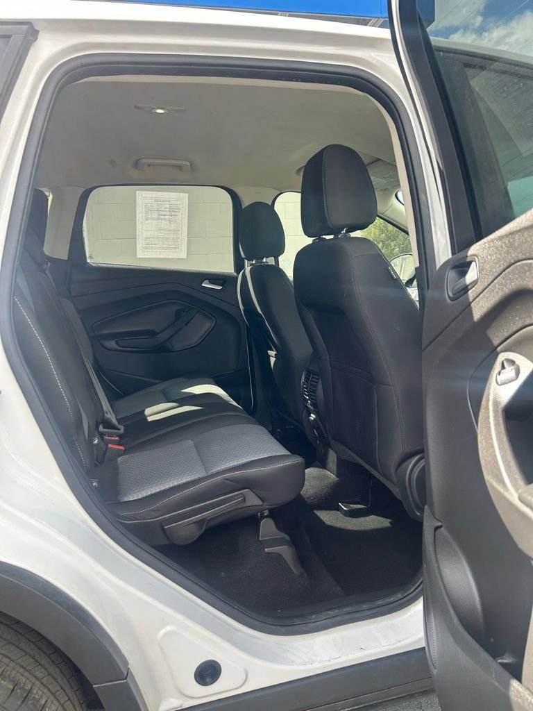 Used 2017 Ford Escape SE image 9