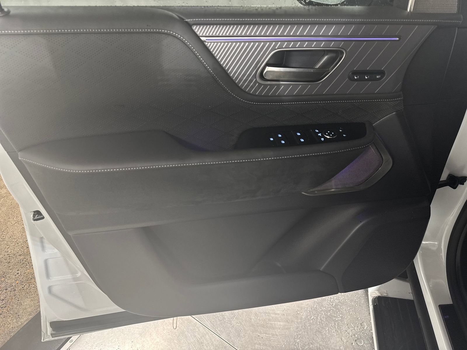 Used 2025 INFINITI QX80 Autograph w/ Premium Cargo Package image 25