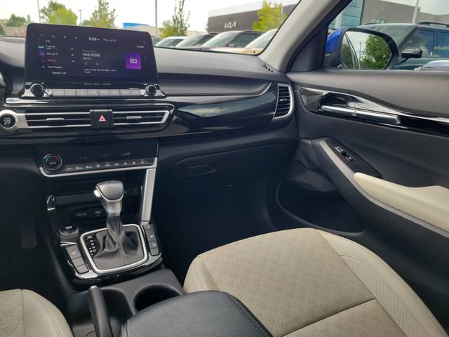 Certified 2023 Kia Seltos EX AWD/4WD image 11