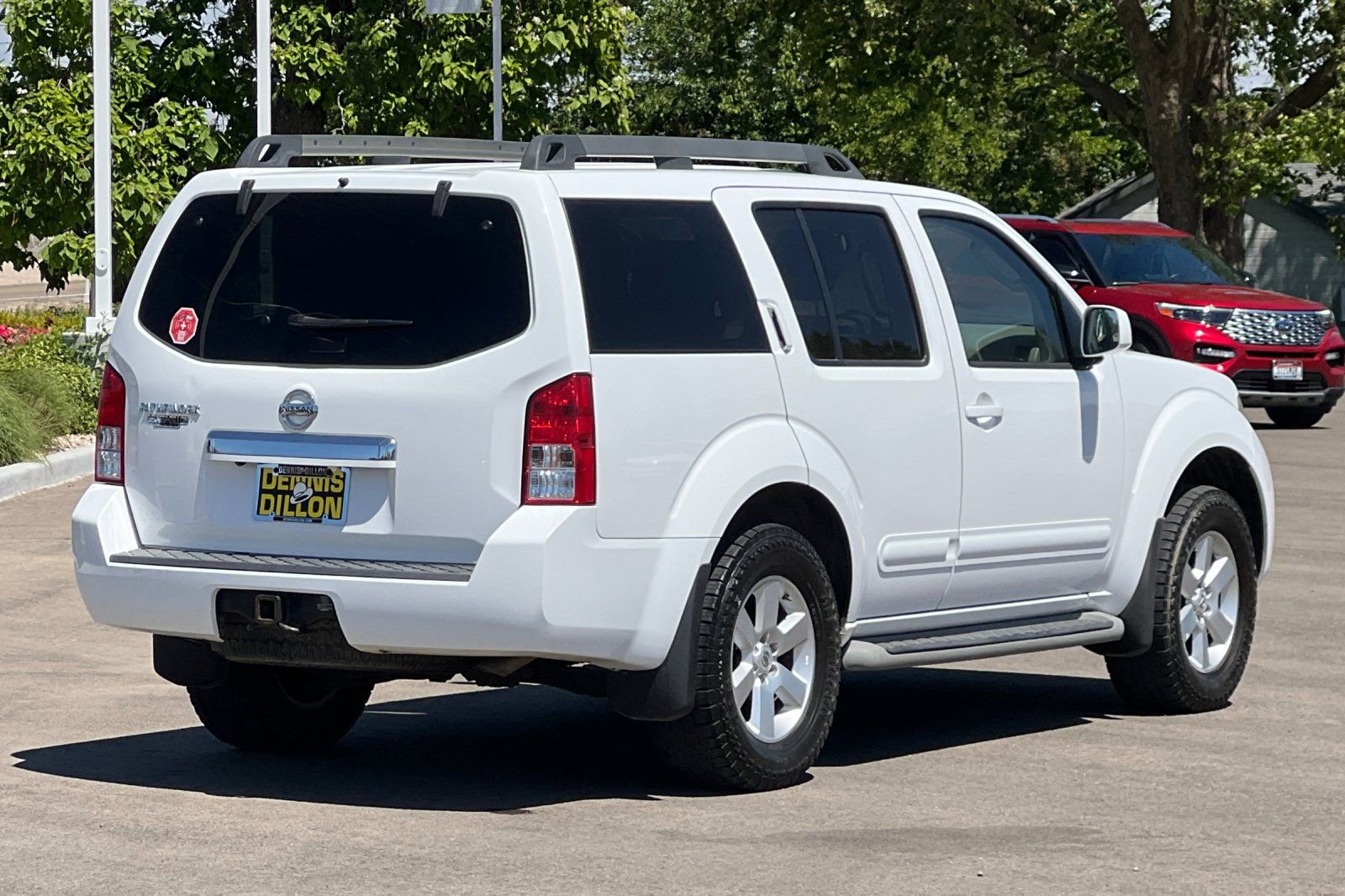 Used 2012 Nissan Pathfinder SV AWD/4WD image 4