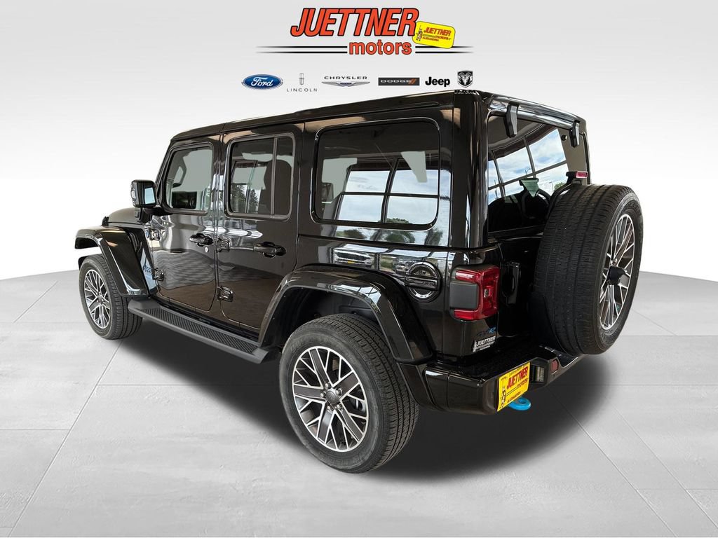 Used 2022 Jeep Wrangler Unlimited Sahara AWD/4WD image 3