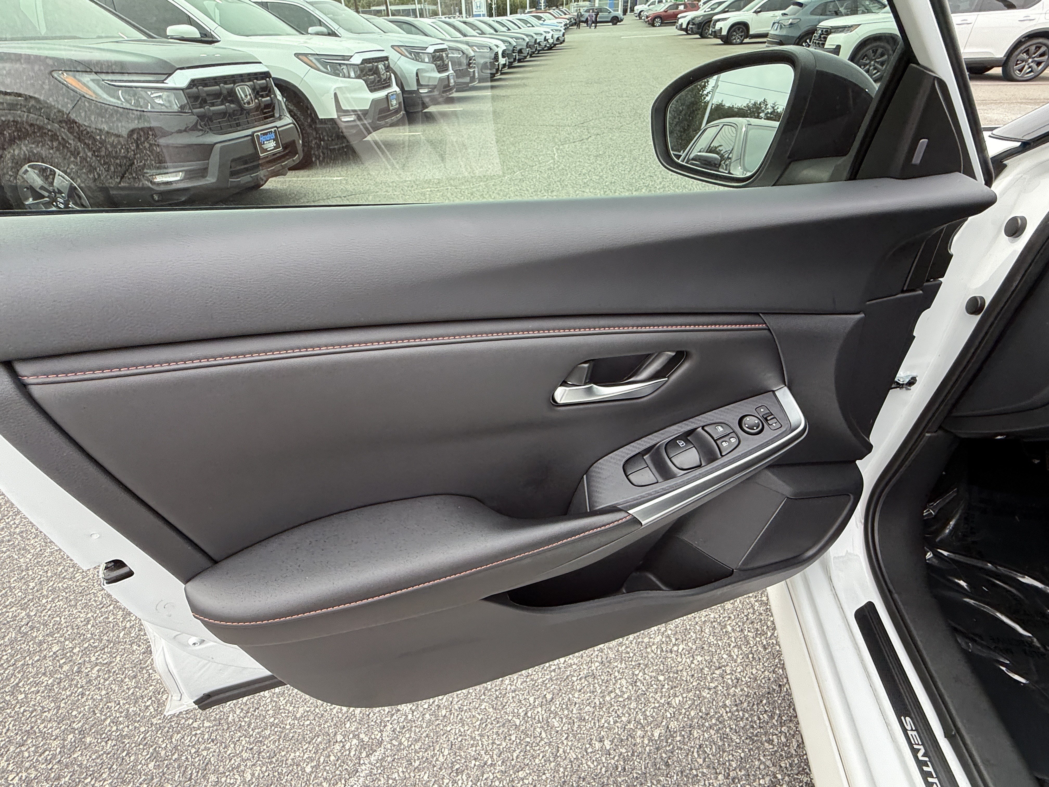 Used 2024 Nissan Sentra SR FWD image 14
