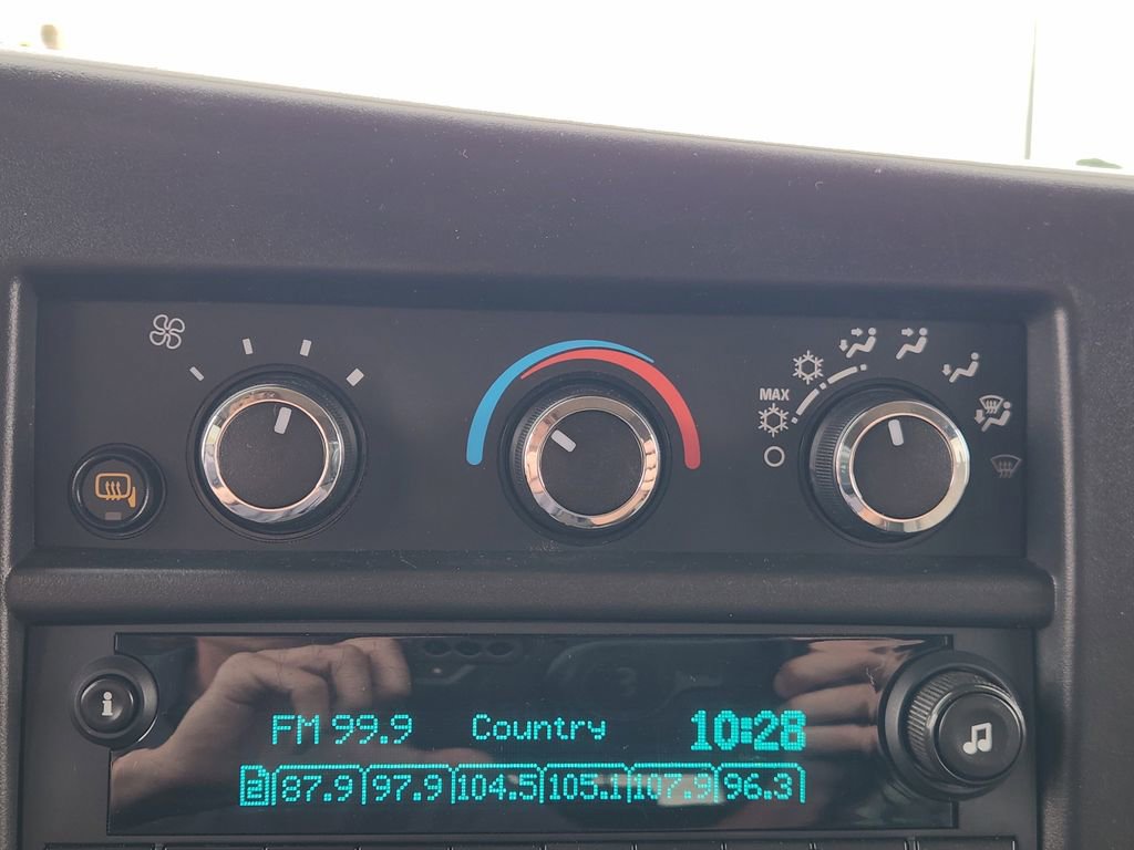 Used 2025 Chevrolet Express 2500 LT w/ LT Preferred Equipment Group RWD image 18