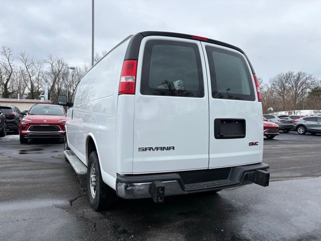 Used 2024 GMC Savana 2500 w/ Driver Convenience Package image 3