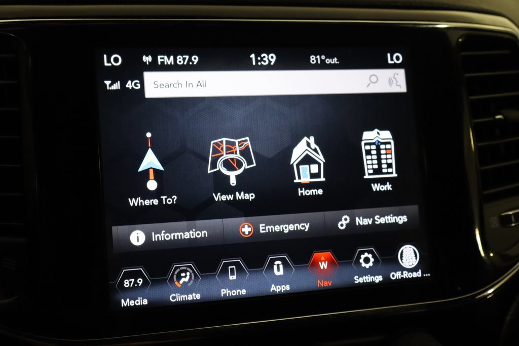 Used 2022 Jeep Grand Cherokee Laredo E AWD/4WD image 36