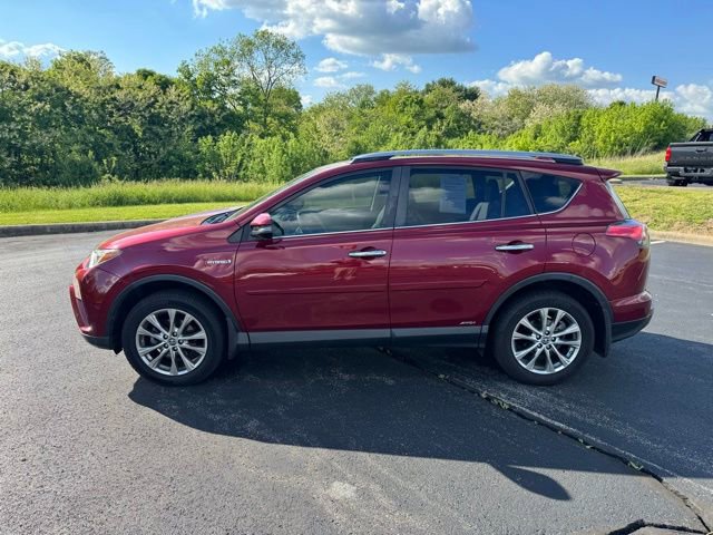 Used 2018 Toyota RAV4 Limited AWD/4WD image 6