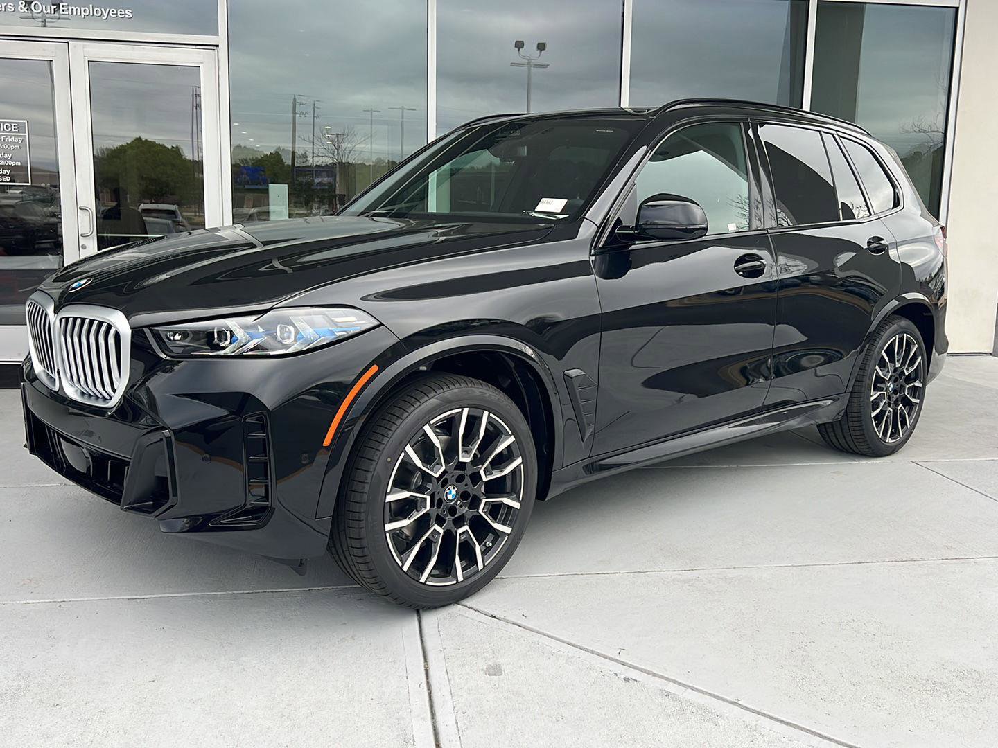 New 2026 BMW X5 sDrive40i w/ M Sport Package RWD image 2