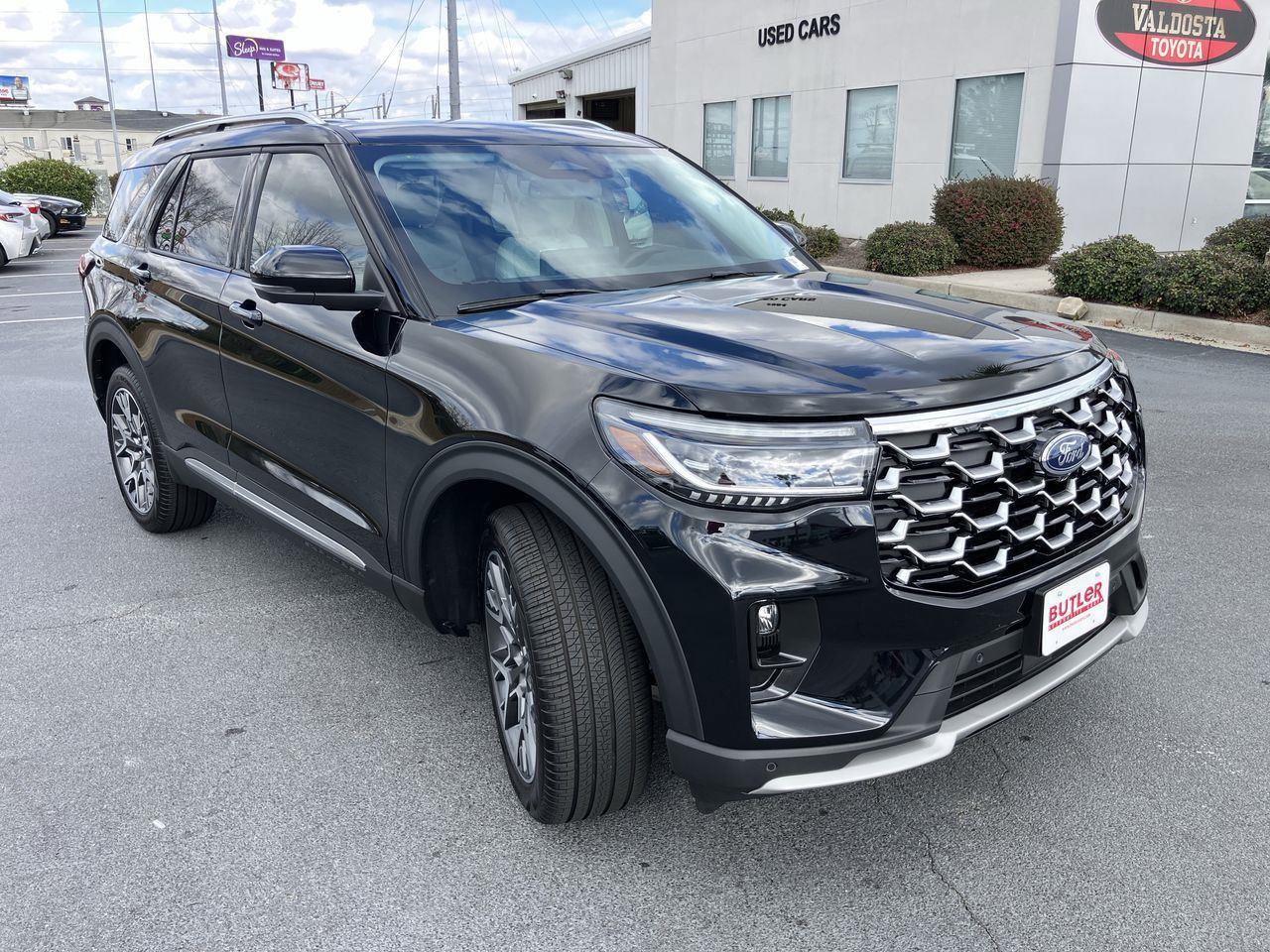 Used 2025 Ford Explorer Platinum w/ Ultimate Package image 7