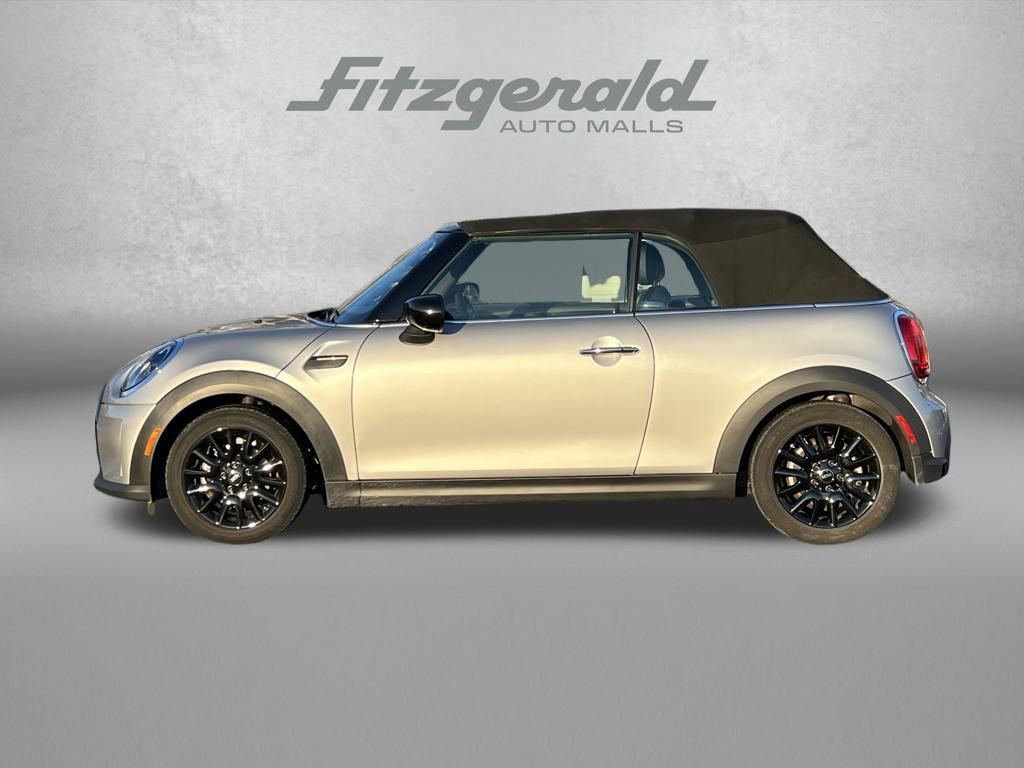 Used 2023 MINI Cooper Classic w/ Signature Upholstery Package image 4