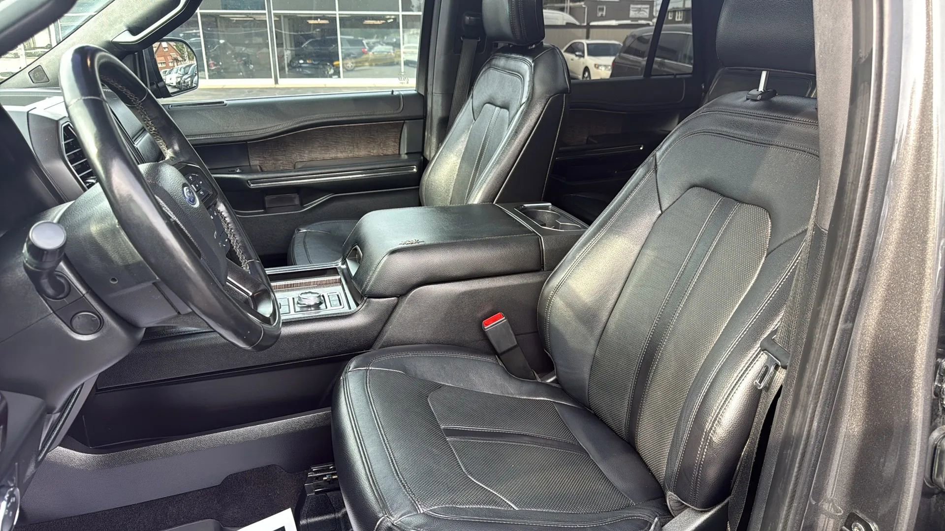 Used 2019 Ford Expedition Limited w/ Equipment Group 302A image 9