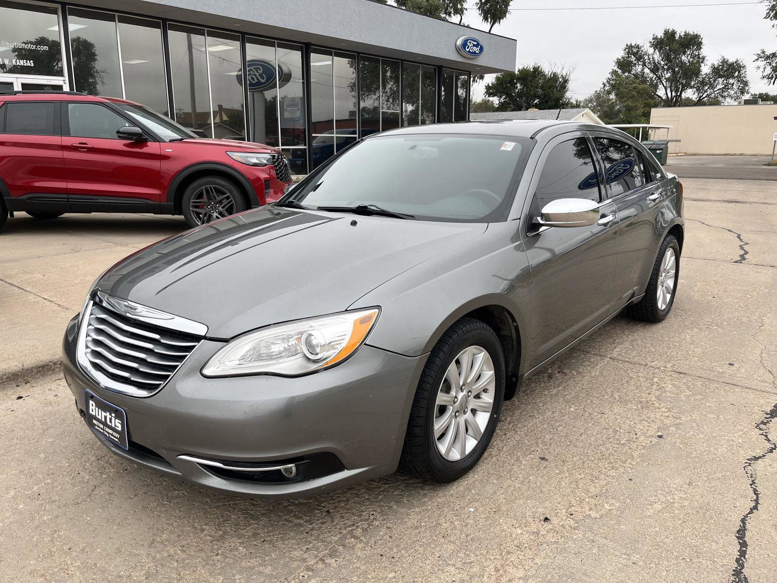 Used 2013 Chrysler 200 Limited w/ Sun/Sound Group image 2