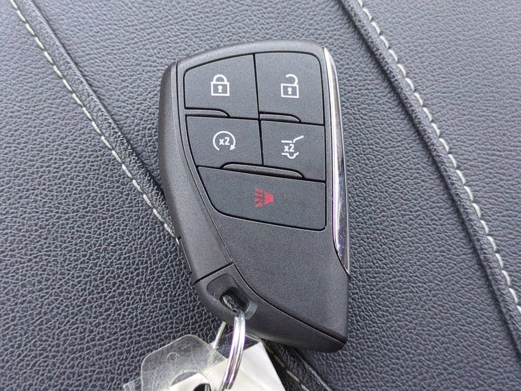 Used 2025 Chevrolet Traverse LT image 26