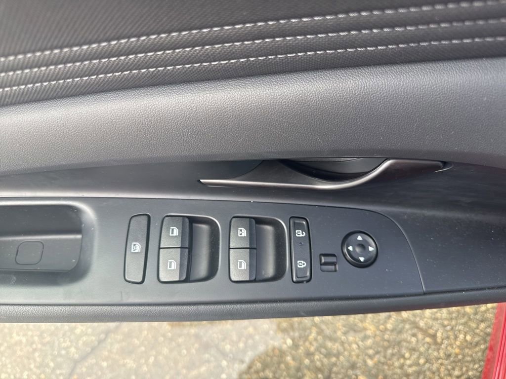 Certified 2025 Hyundai Elantra Sport image 14