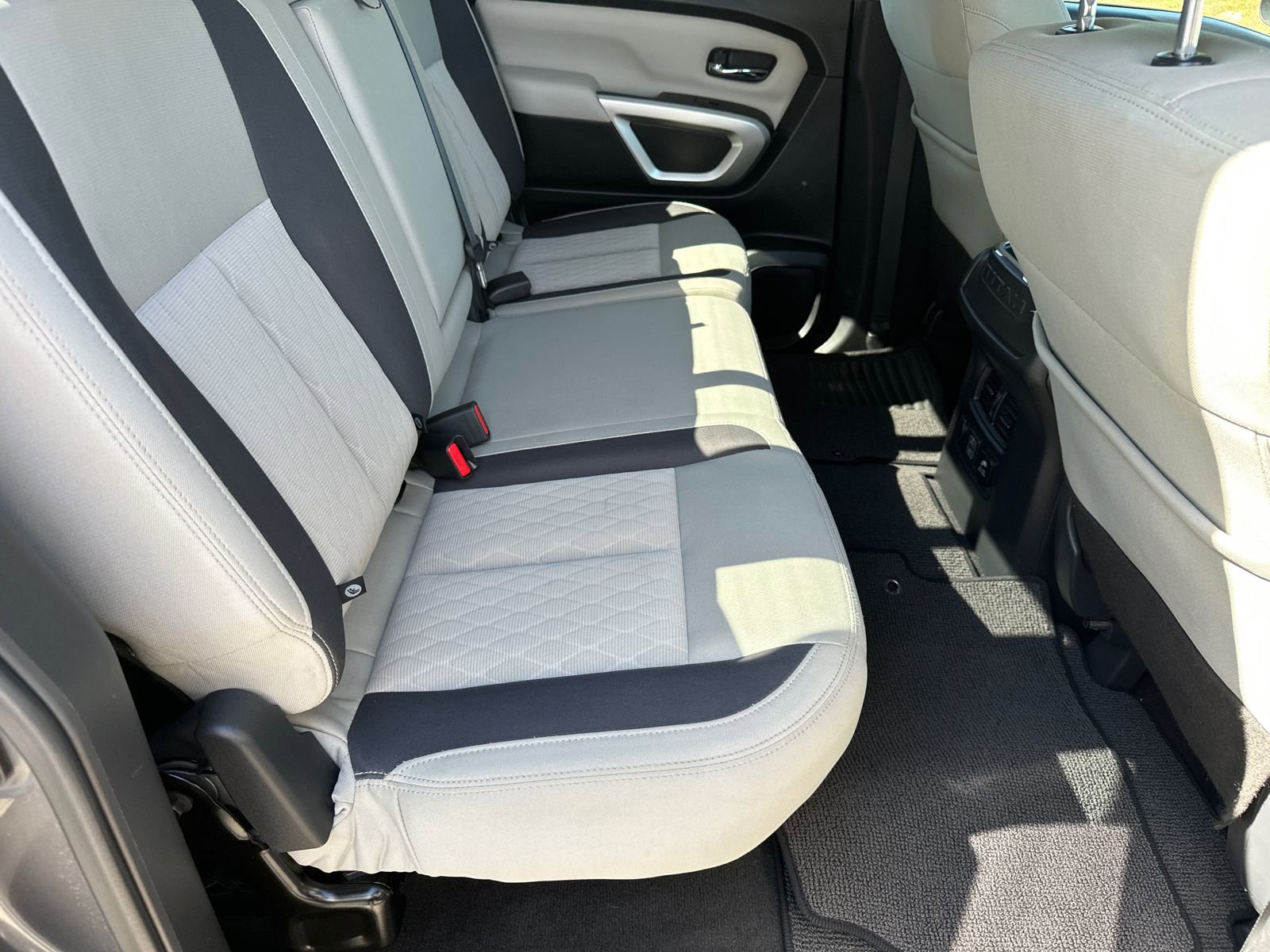 Used 2024 Nissan Titan SV w/ SV Convenience Package image 13