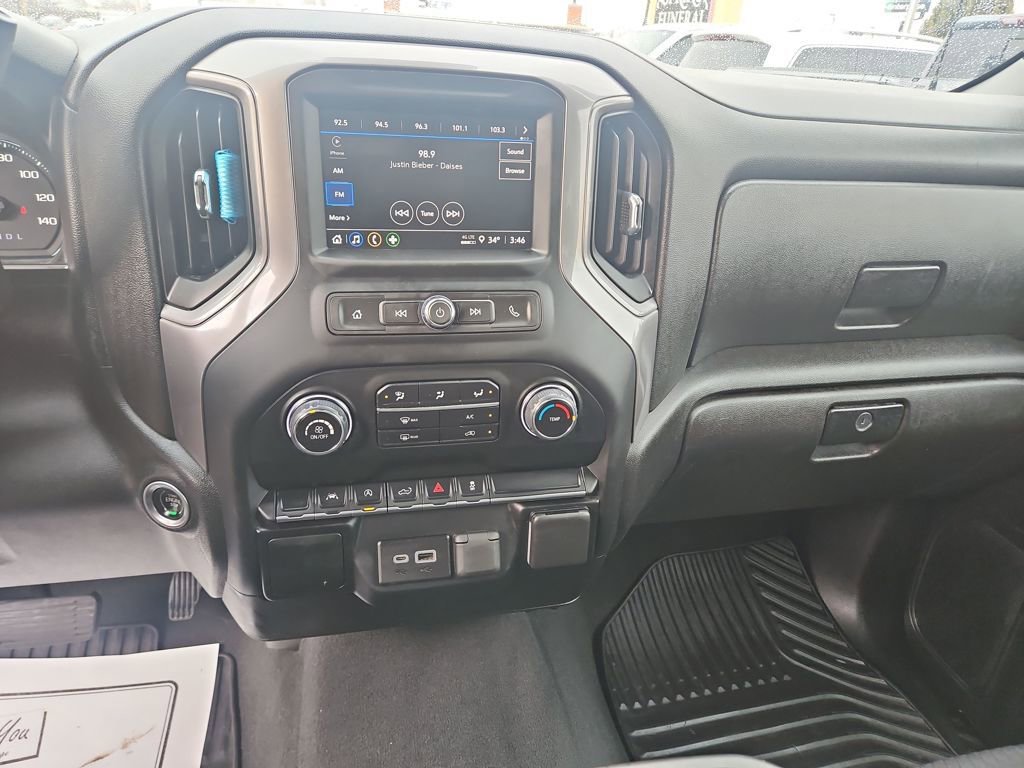 Used 2022 Chevrolet Silverado 1500 Custom image 17