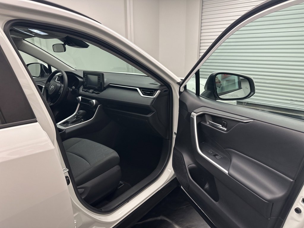 Used 2022 Toyota RAV4 XLE image 8