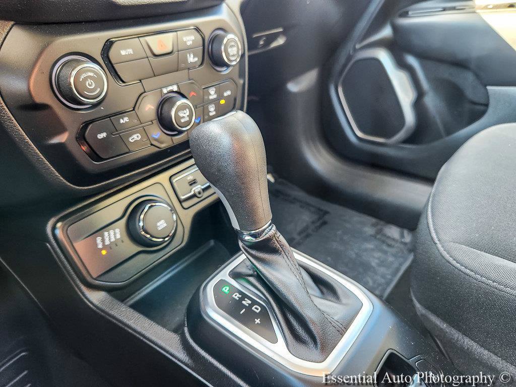 Certified 2023 Jeep Renegade Latitude AWD/4WD image 19