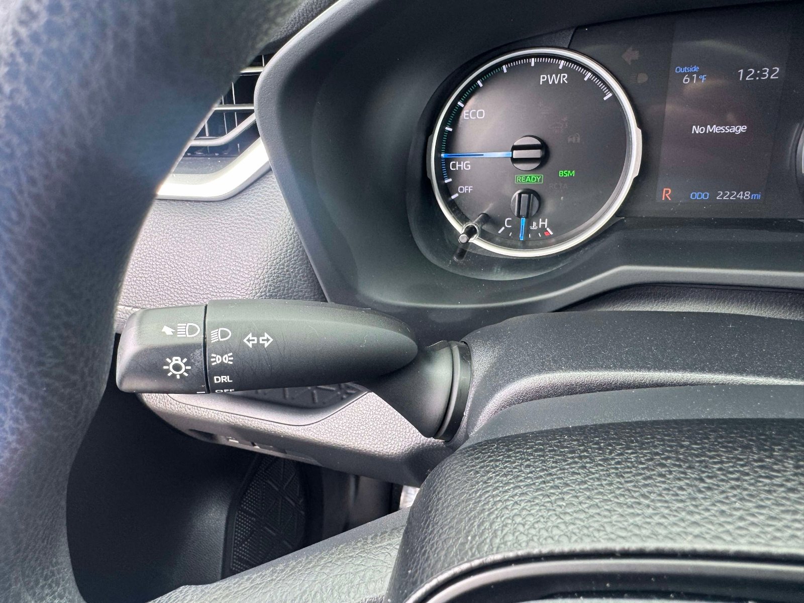 Certified 2022 Toyota RAV4 LE w/ Carpet Mat Package (TMS) image 35